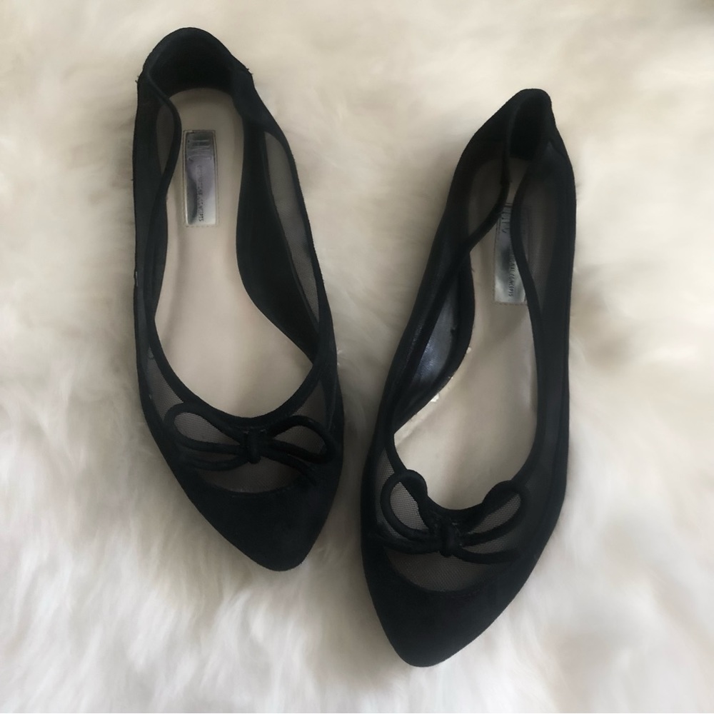 Black Pointed Ballet Flats with Mesh Panels and Bows size Women’s 8